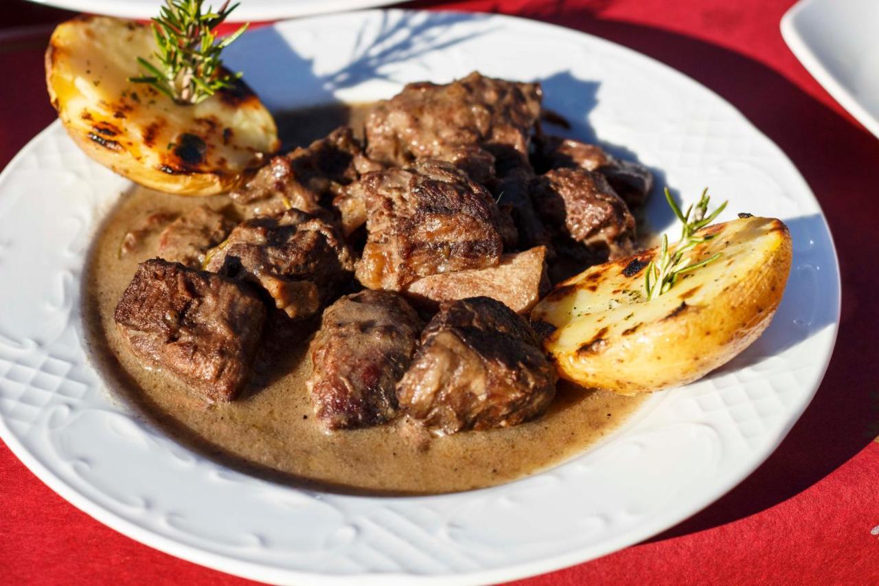 Ca La Conxita Hostal & Restaurante Hotel La Vajol Екстериор снимка